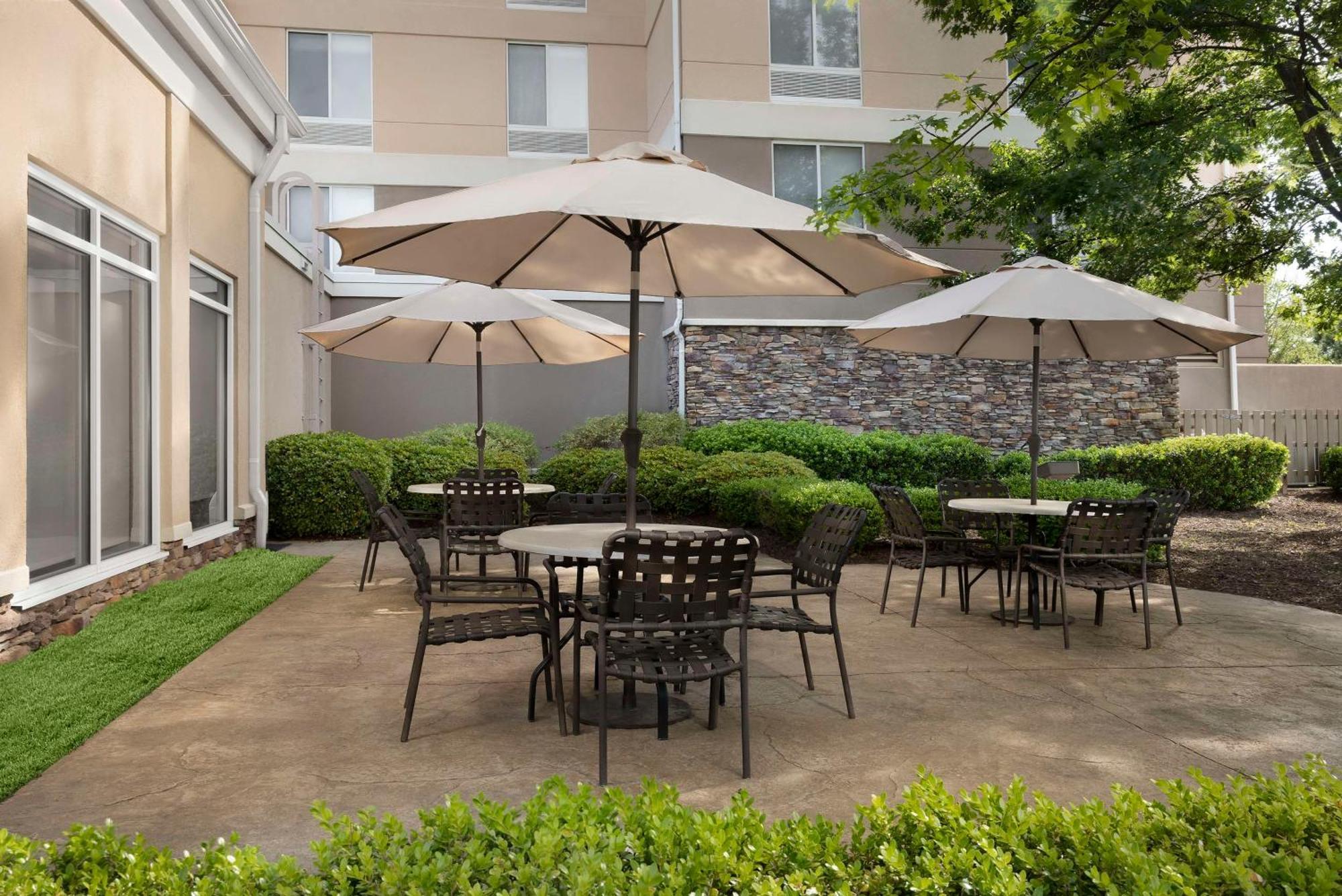 Hilton Garden Inn Raleigh Capital Blvd I-540 Eksteriør billede