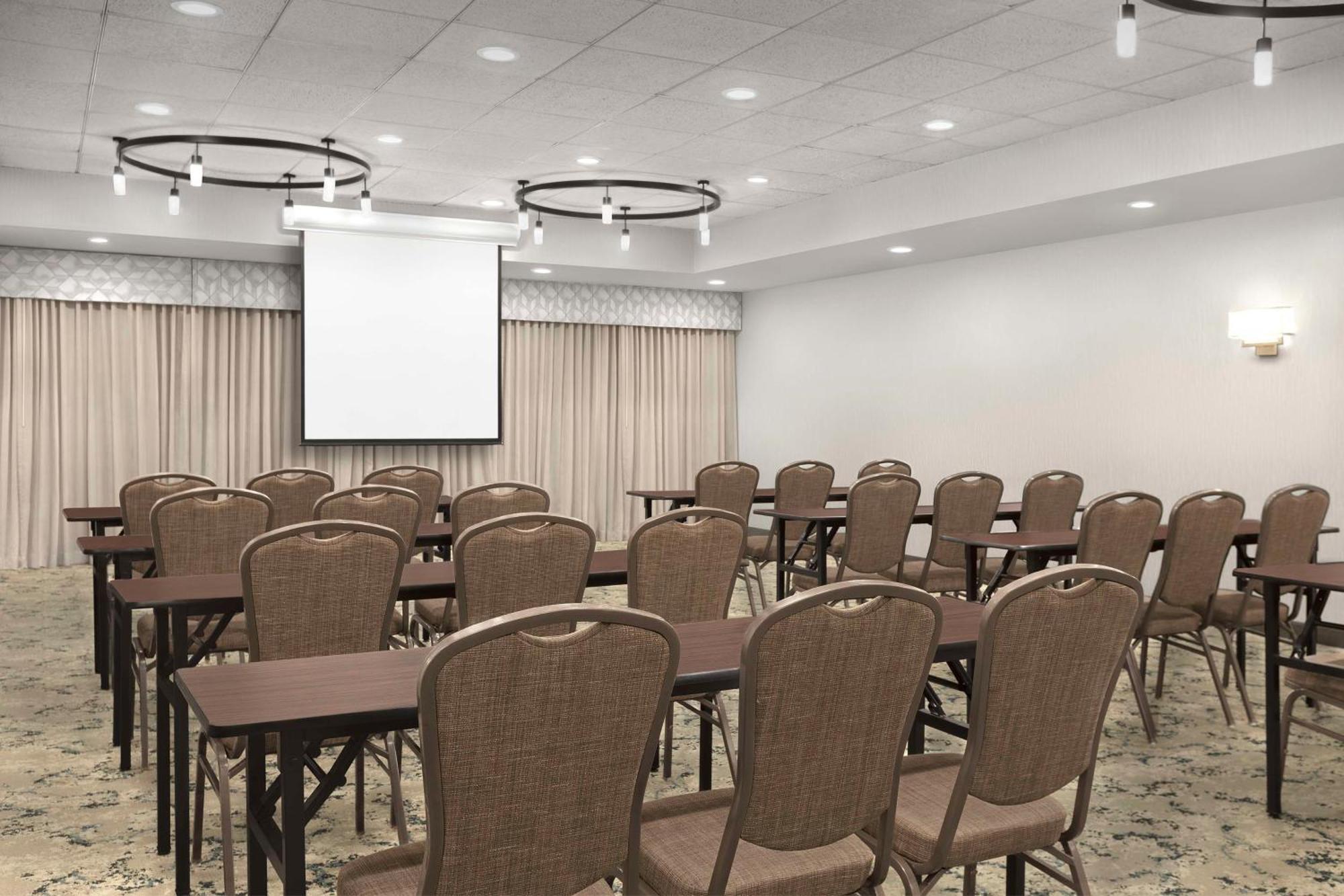 Hilton Garden Inn Raleigh Capital Blvd I-540 Eksteriør billede