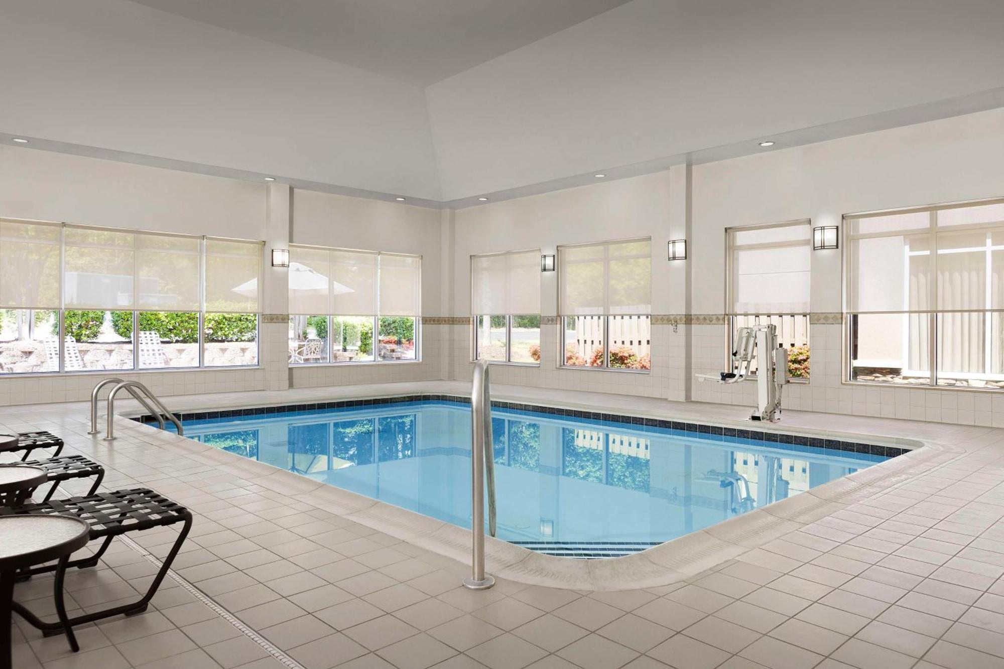 Hilton Garden Inn Raleigh Capital Blvd I-540 Eksteriør billede