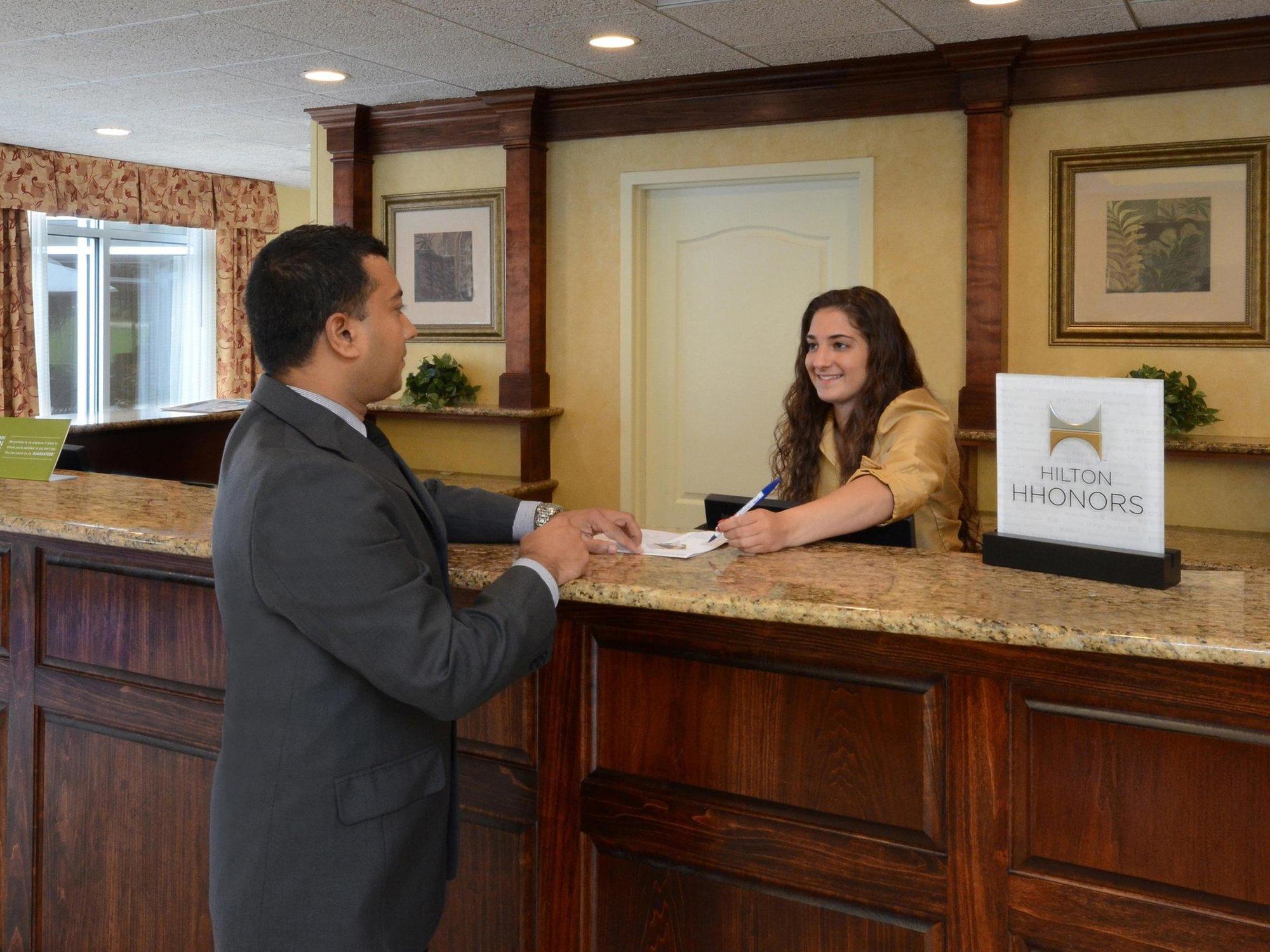 Hilton Garden Inn Raleigh Capital Blvd I-540 Eksteriør billede
